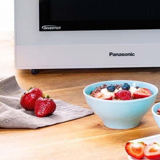 Panasonic Four Micro-Ondes Nn-K10Jwmepg Gril Compact, 20 L, Blanc