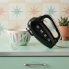 672700-C1S1-1 Batteur à main électrique Smeg : La précision professionnelle au style rétro