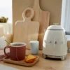 8017709302160_AMB1 Bouilloire Smeg KLF04CREU : L'art du thé et du café avec une précision absolue
