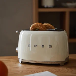Grille-pain Smeg 2 Tranches : Le charme vintage pour des matins croustillants